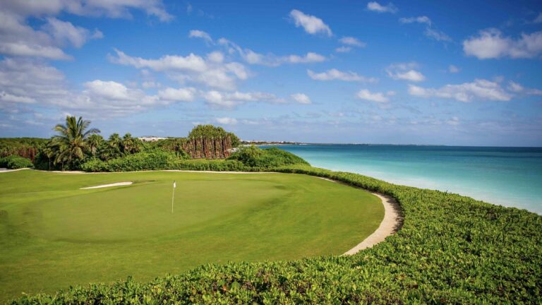 El Camaleón Golf Course at Mayakoba Hole 15 at one of the best golf courses in Riviera Maya