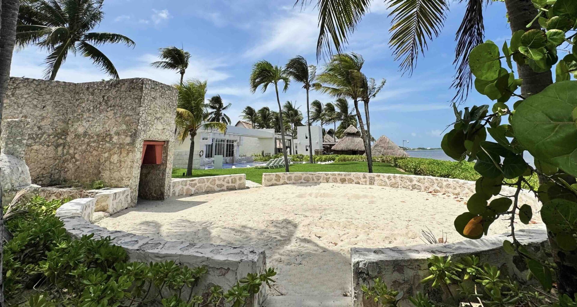 Paraiso de la Bonita, Puerto Morelos exterior of one of the best adults only resorts in Riviera Maya