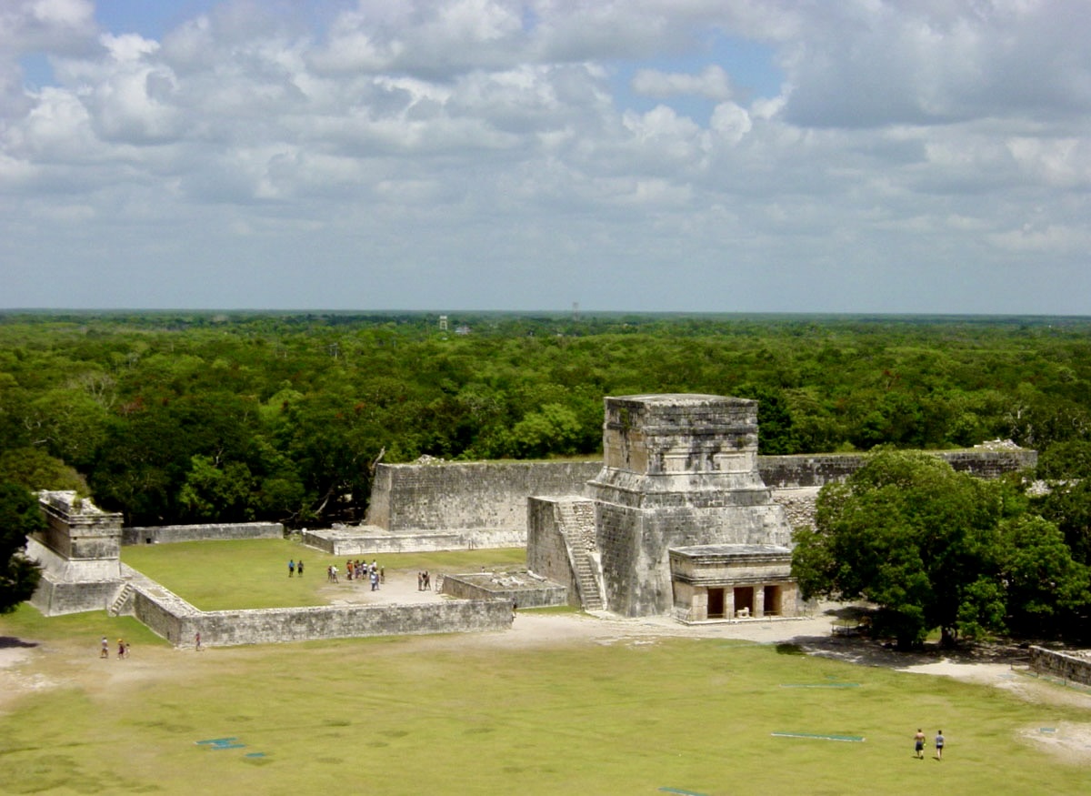 A view of the Grand Ballcourt complex from atop the pyramid of Kukulcán.