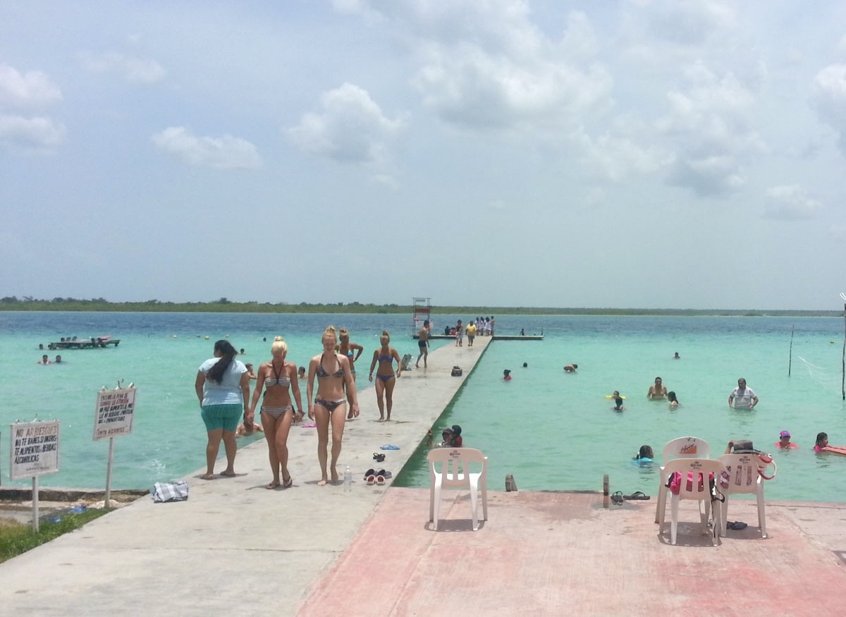 Beach club on the shores of Bacalar's lagoon. Photo Carlos Rosado van der Gracht