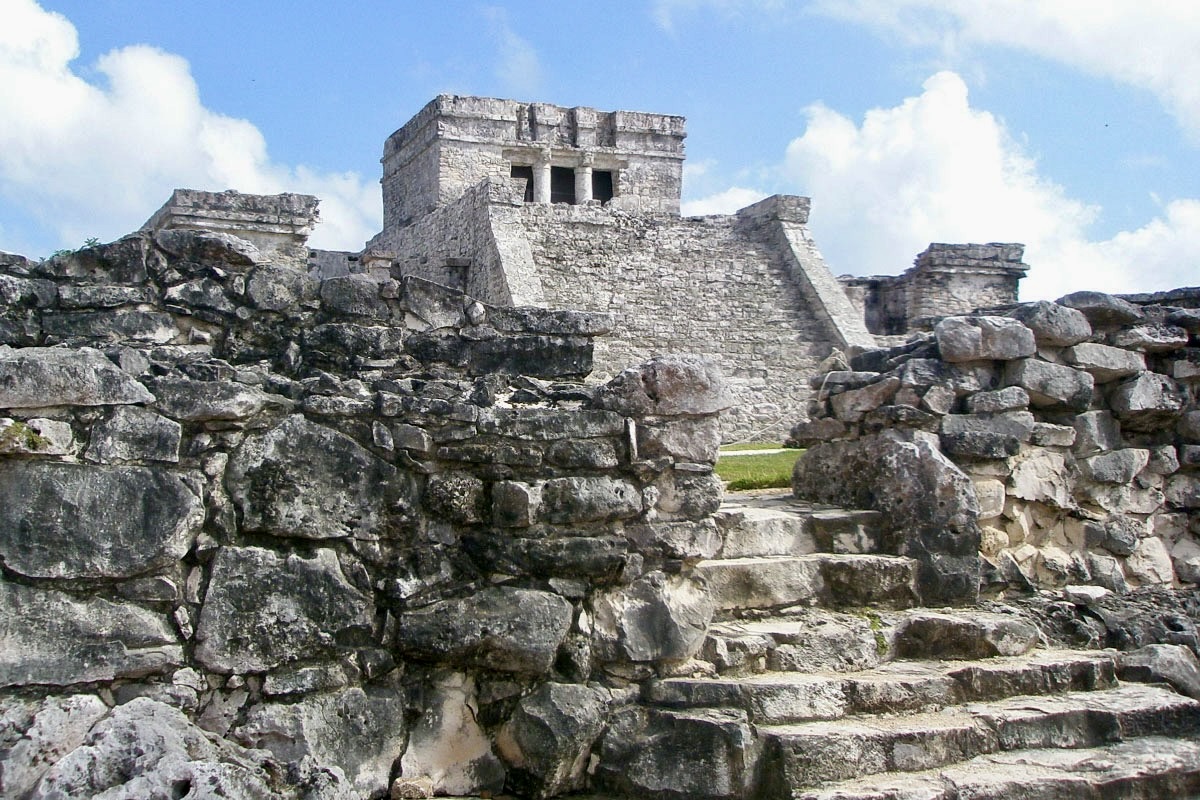 View of El Castillo in Tulum Quintana Roo. Photo Carlos Rosado van der Gracht