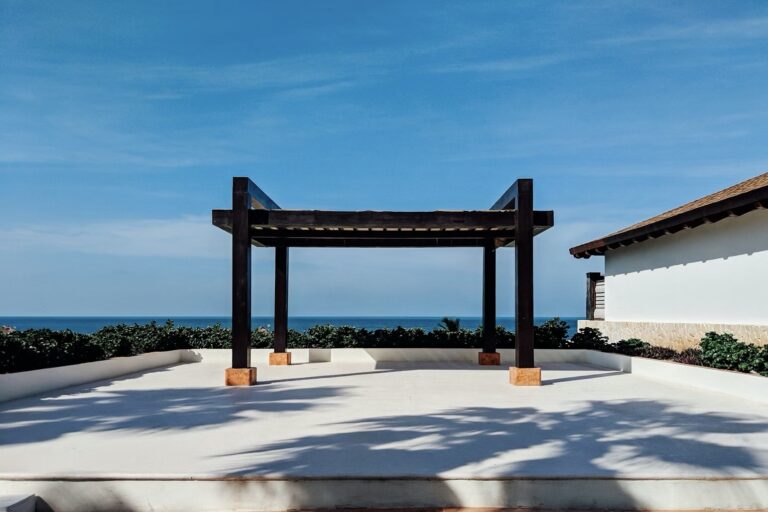 Fideicomiso in Riviera Maya Luxury house with overlooking sea - Maxwell Young Unsplash